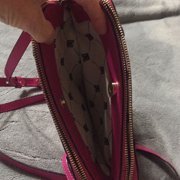 Antonio Melani Pink crossbody shoulder purse - Picture 3 of 8